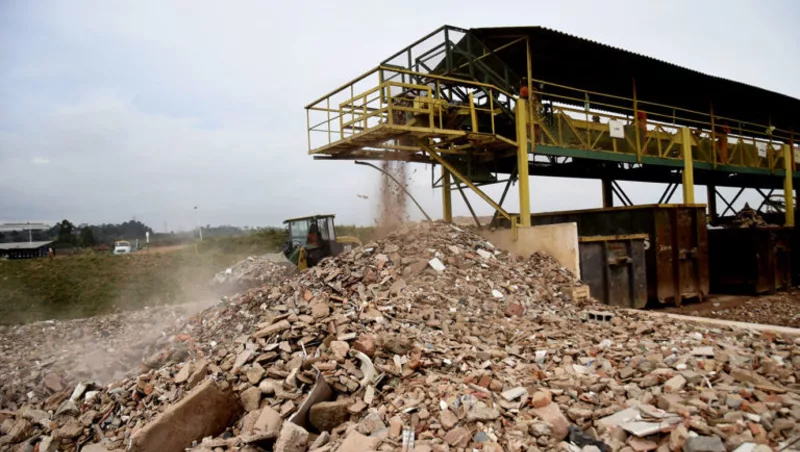 Capa do curso: Reciclagem de Resíduos Sólidos na Construção Civil